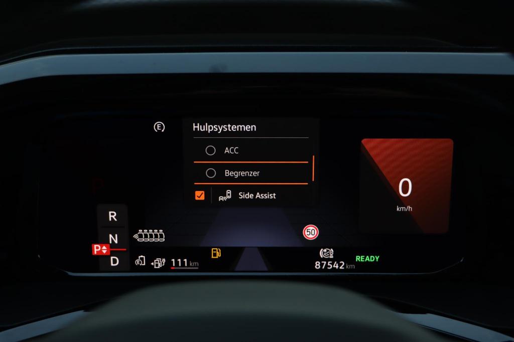 Volkswagen Multivan 1.4 ehybrid life 218pk dsg6 | soh 92,2% |