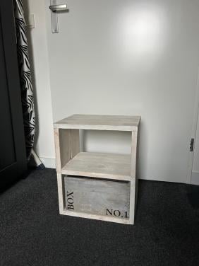 Houten krukje/tafeltje/kastje