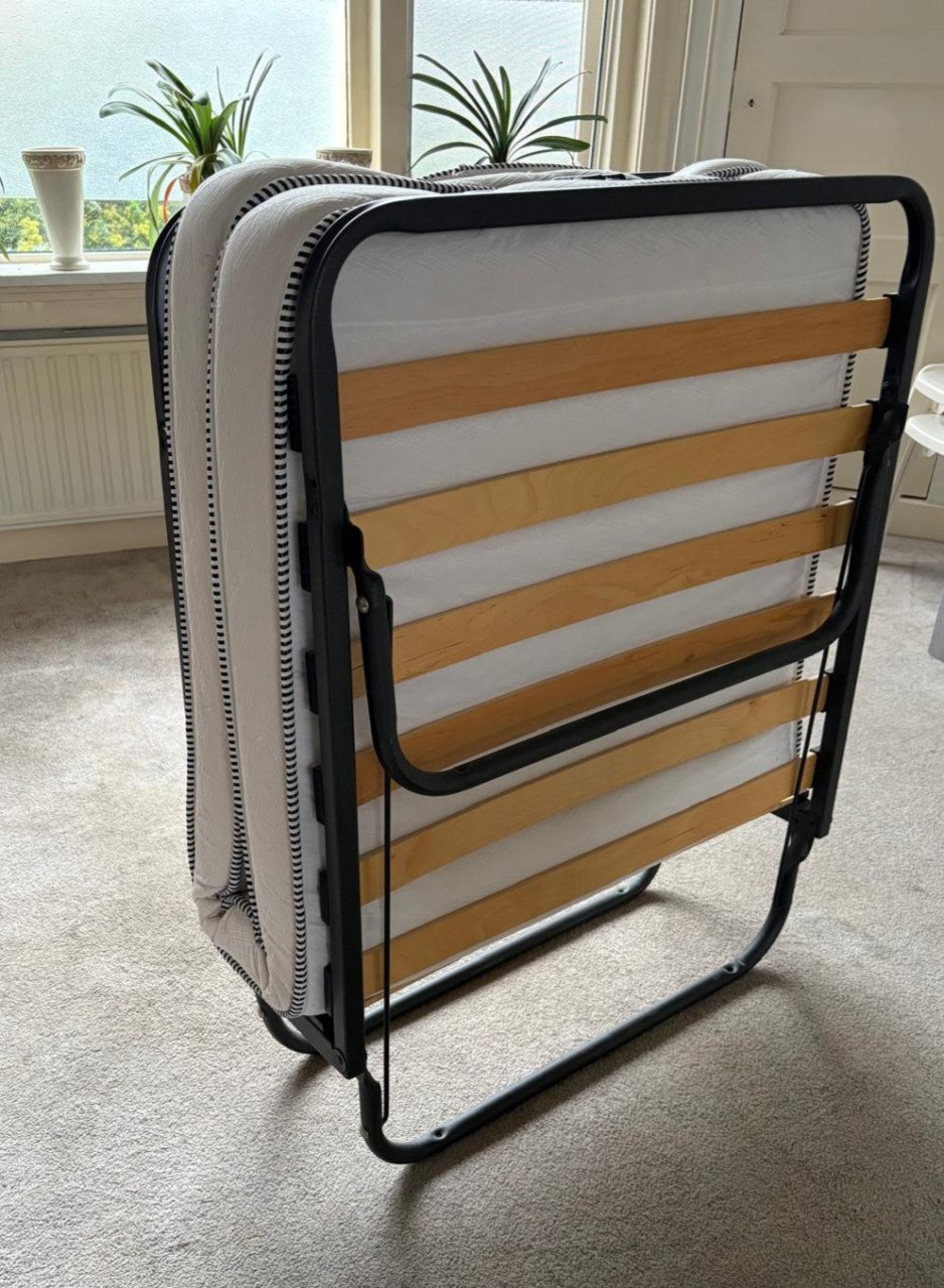 🛏 Opklapbaar één persoons bed
