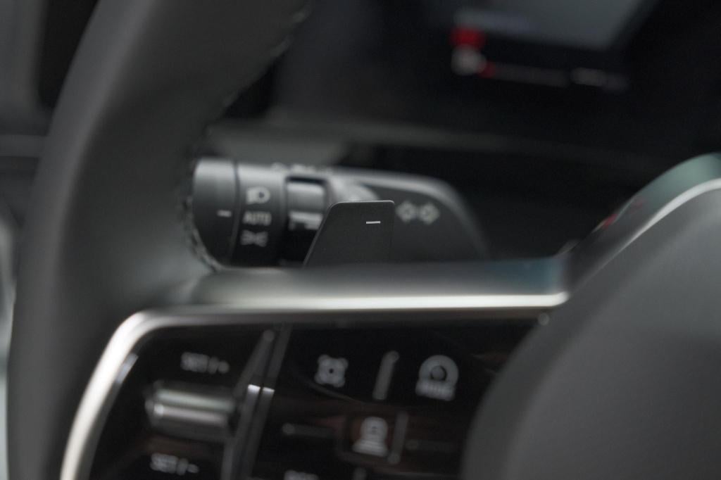 Renault Austral 1.2 e-tech full hybrid 200 techno | 360 camera | panoramada