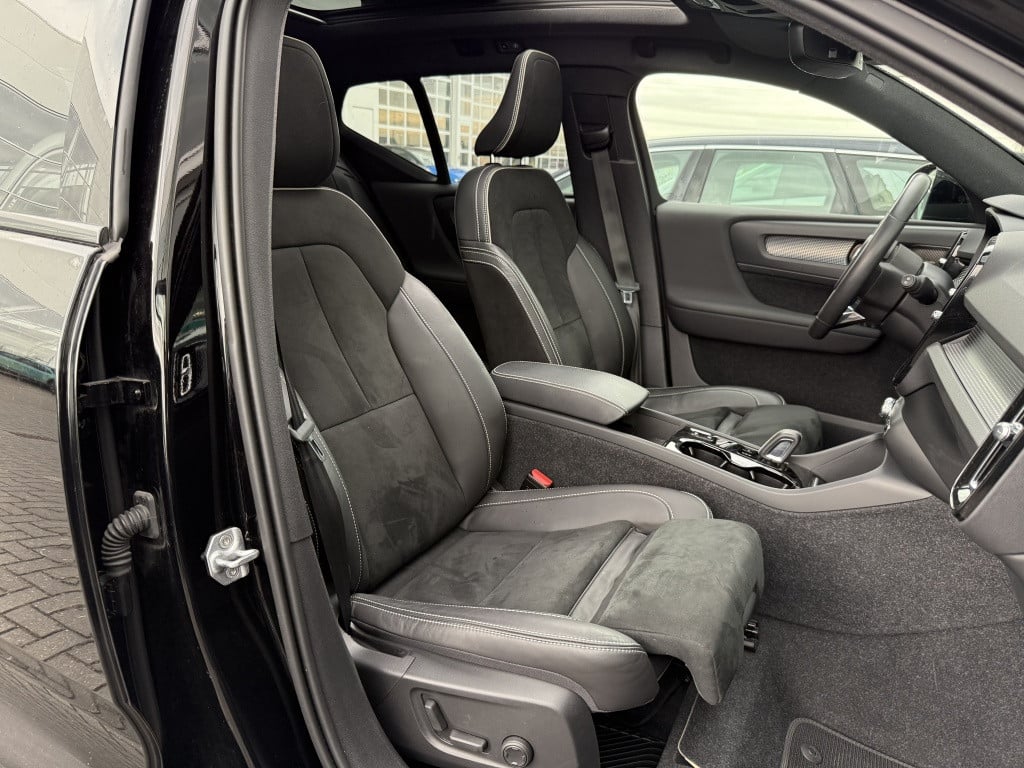 Volvo XC40 t5 262pk recharge r-design | full options !