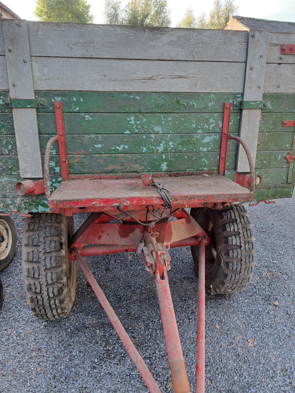 2 graanwagens