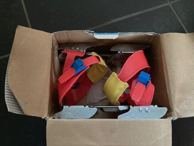 **Kinder schaatsen / Glij ijzers**