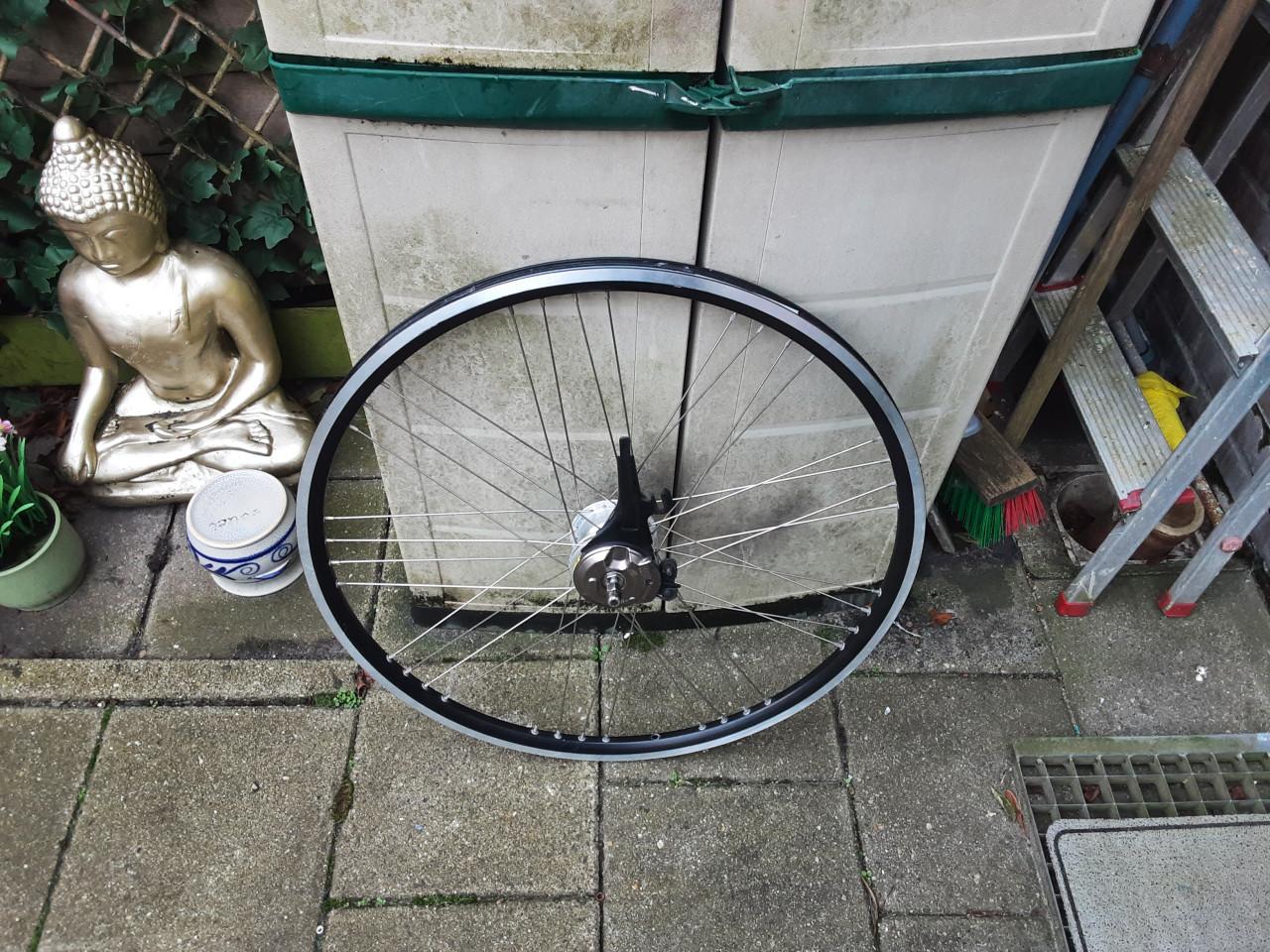 28 inch shimano nexus voorwiel, naafdynamo, rollerbrake rem