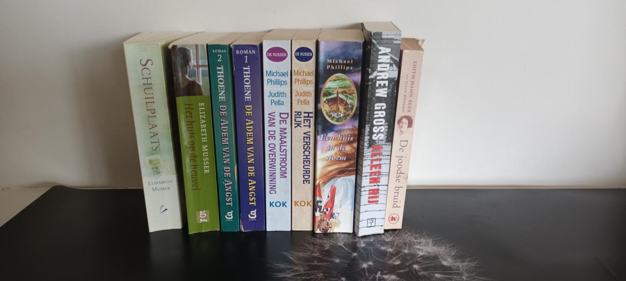 9 boeken te koop
