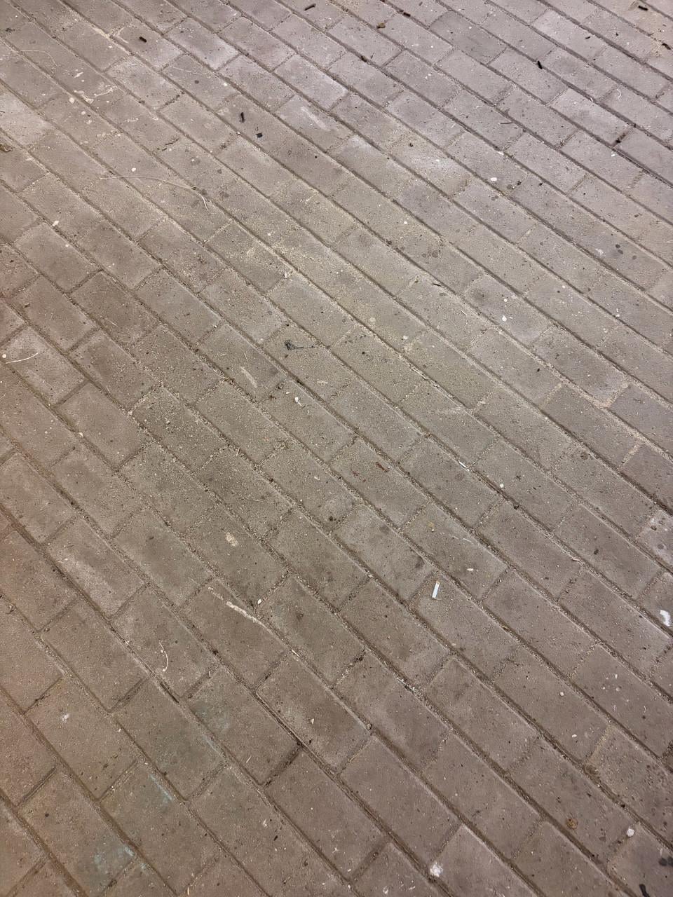 Tienduimers  beton 70m2 gratis af te halen
