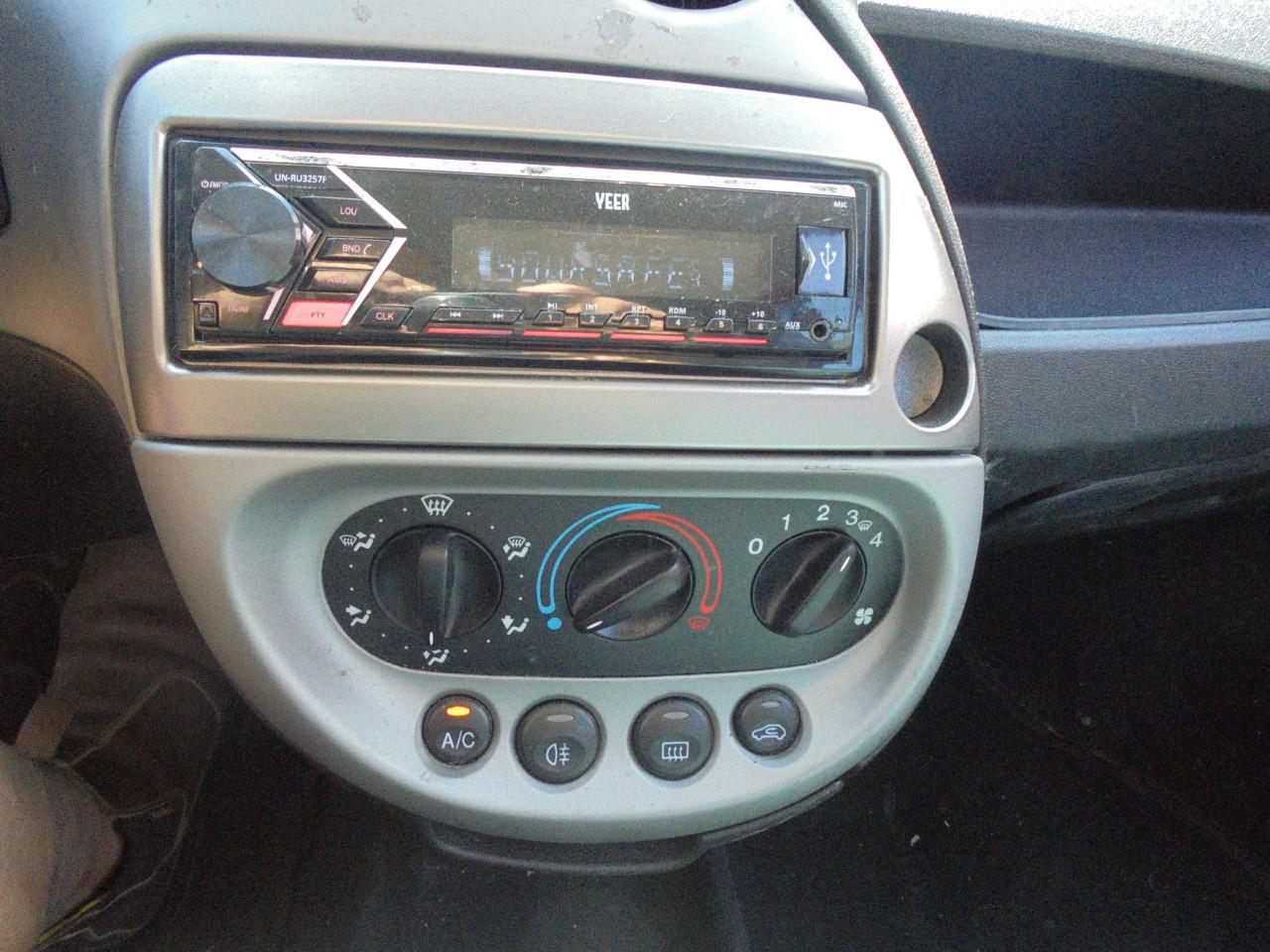 Zo meeneem auto Ka in de Cool & sound uitvoering 143.253 Km