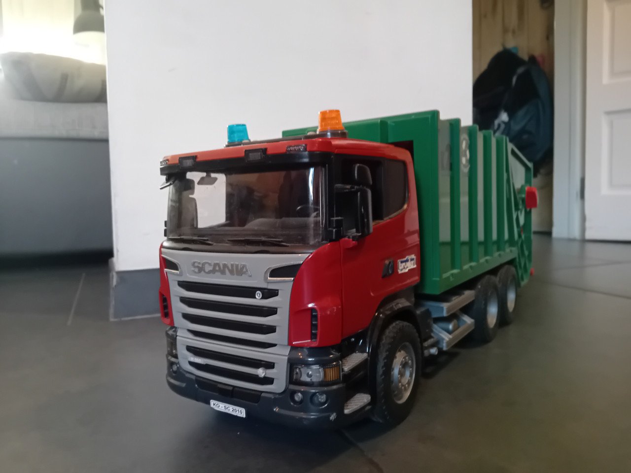 Bruder vuilniswagen scania