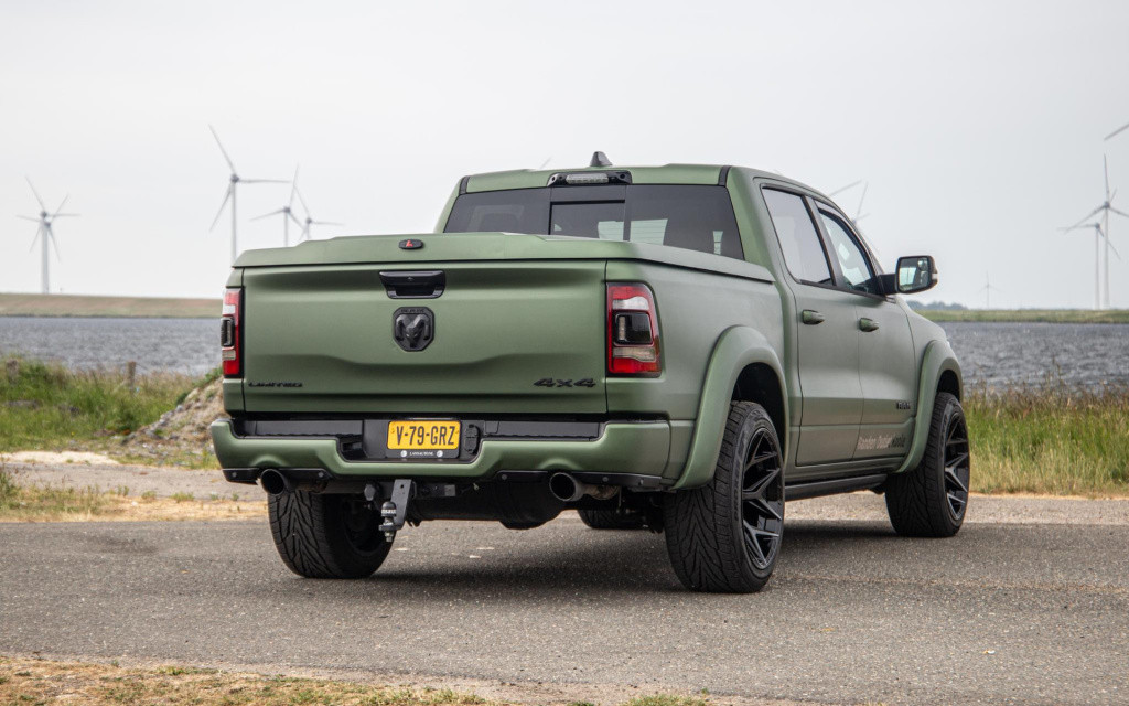 Dodge Ram 1500 5.7 v8 4x4 crew cab limited bpm vrij / all in prijs / pano /