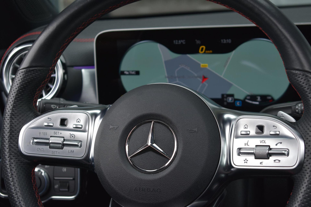 Mercedes-Benz Cla shooting brake 200 amg night | sfeerverlichting | panoram