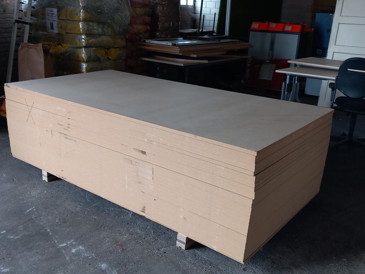 MDF PLAAT 22MM 244X122CM