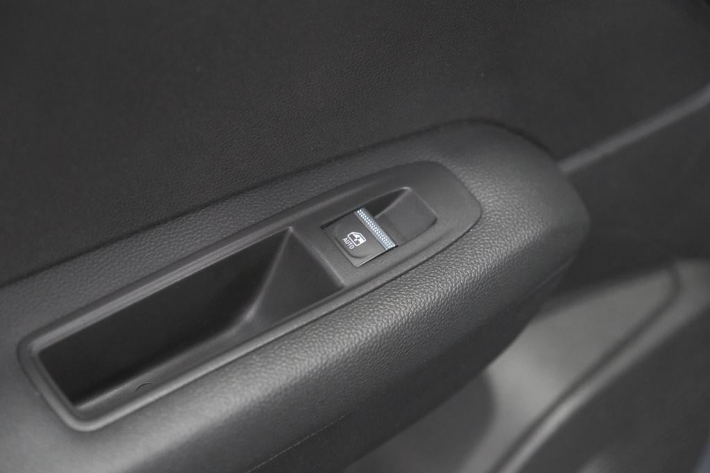 Renault Captur 1.6 e-tech full hybrid 145 techno | camera | navigatie | par