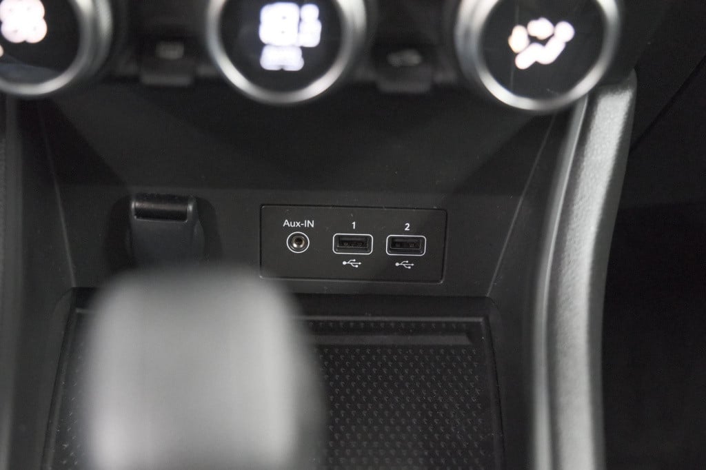 Renault Captur mild hybrid 140 edc techno | navigatie | camera | parkeersen