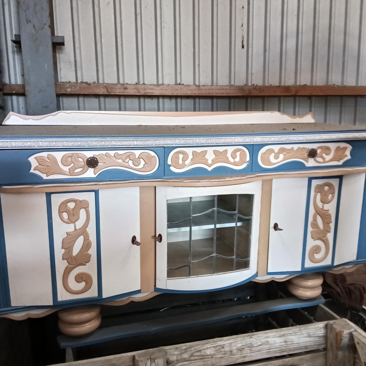 Dressoir of commode