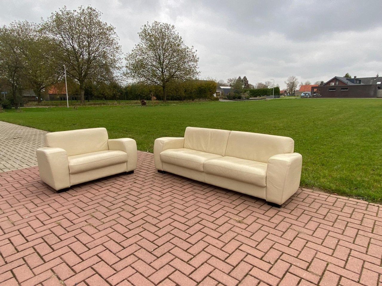 GRATIS LEVERING Mooie Echt Leer 3 + 1.5 -zits Bankstel
