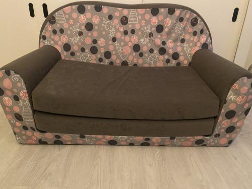 Te koop slaapbankje, als nieuw!