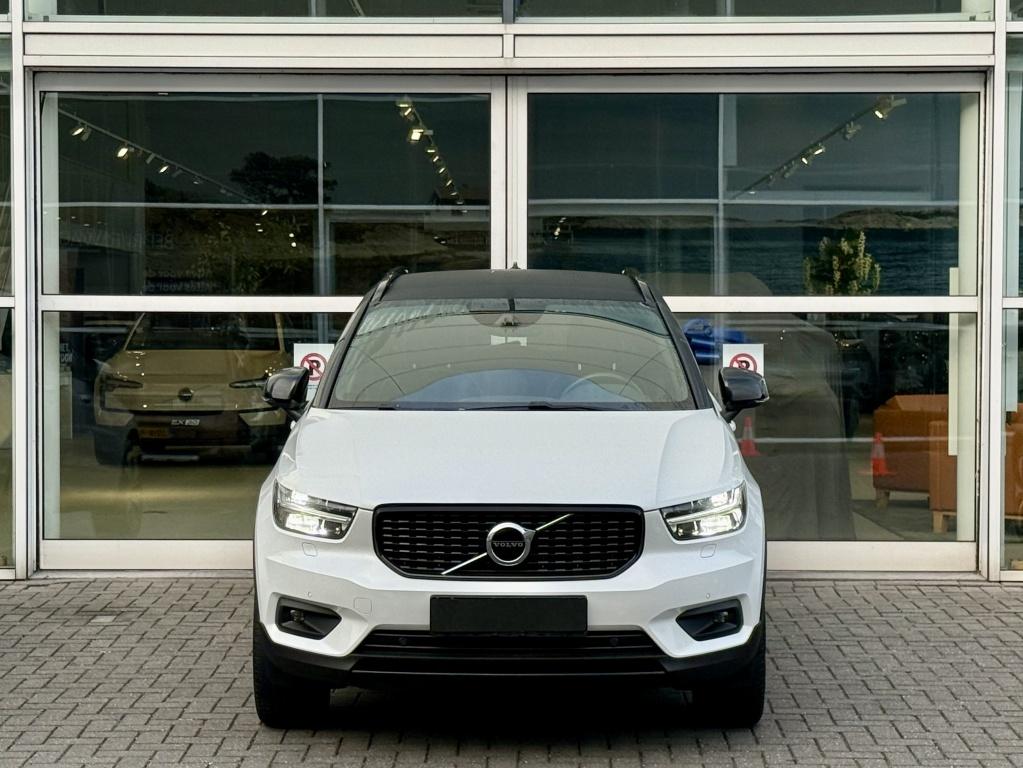 Volvo XC40 t5 262pk recharge r-design| adap.cruise| trekhaak| camera| elek.