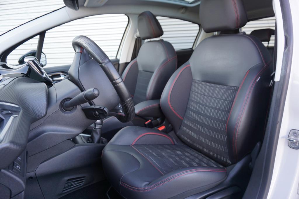 Peugeot 208 1.2 puretech gt-line airco / navi / cruise / camera / pano / ca