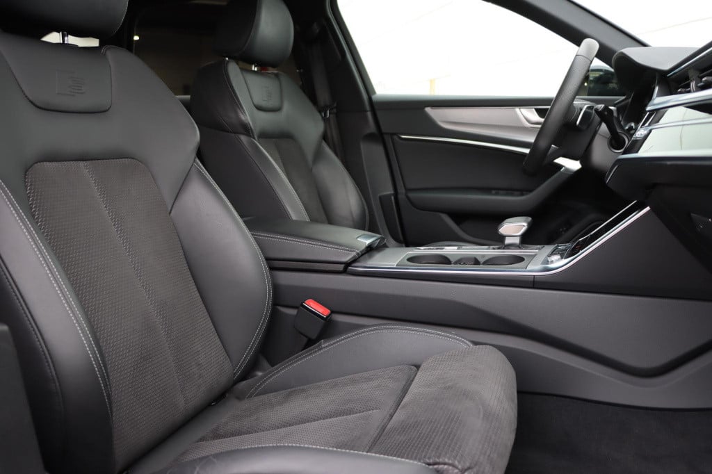 Audi A6 avant 55 tfsi e quattro s edition competition 367pk s-tr 367pk s-tr