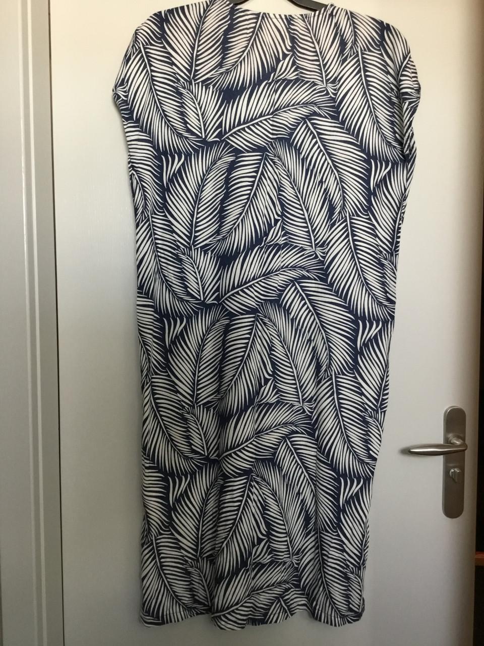 Zomerjurk.    Kaffe.