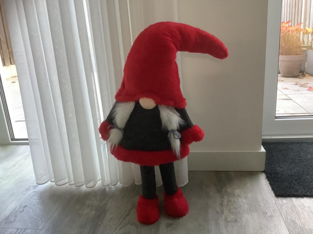 Supergrote Kerst Gnoom 65 cm, met een veer waardoor het beweegt