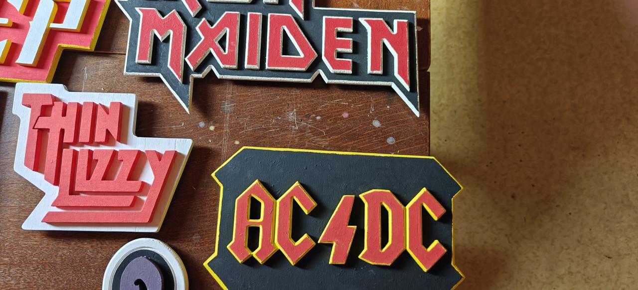 Fleur u Mancave op verschilde Logo’s  van Artiesten .