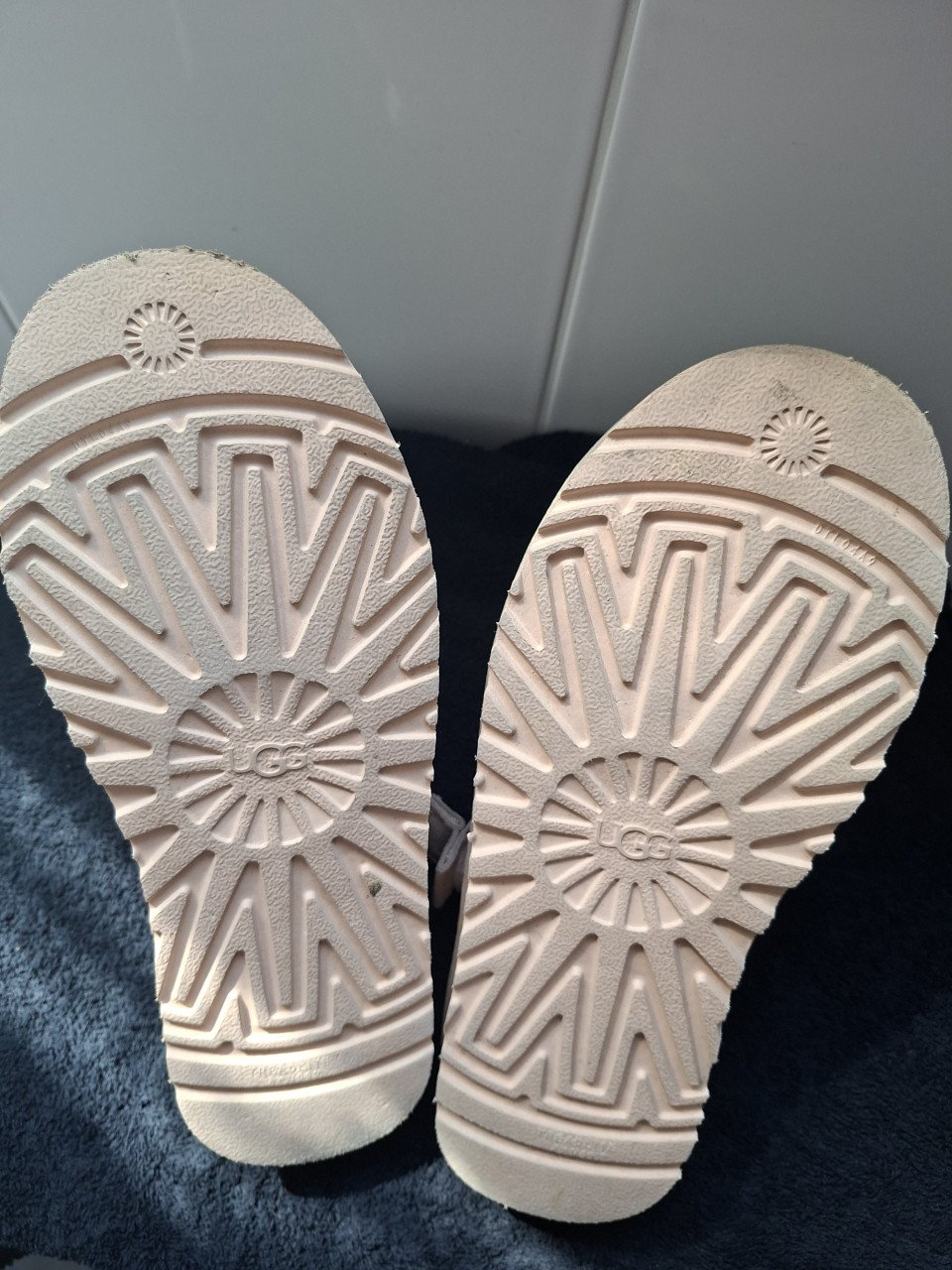 Ugg clogs