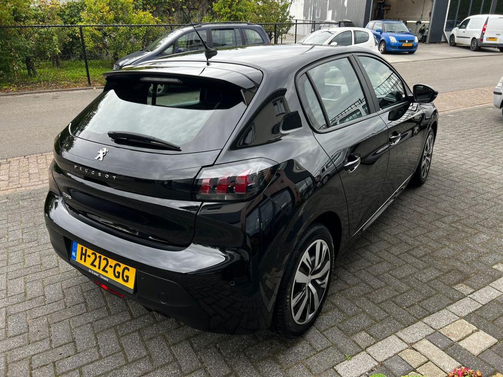 Peugeot 208 1.2 puretech blue lease active