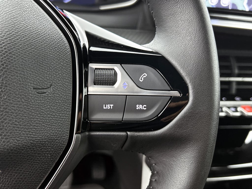Peugeot 2008 puretech 100 pk allure | achteruitrijcamera | parkeersensoren 