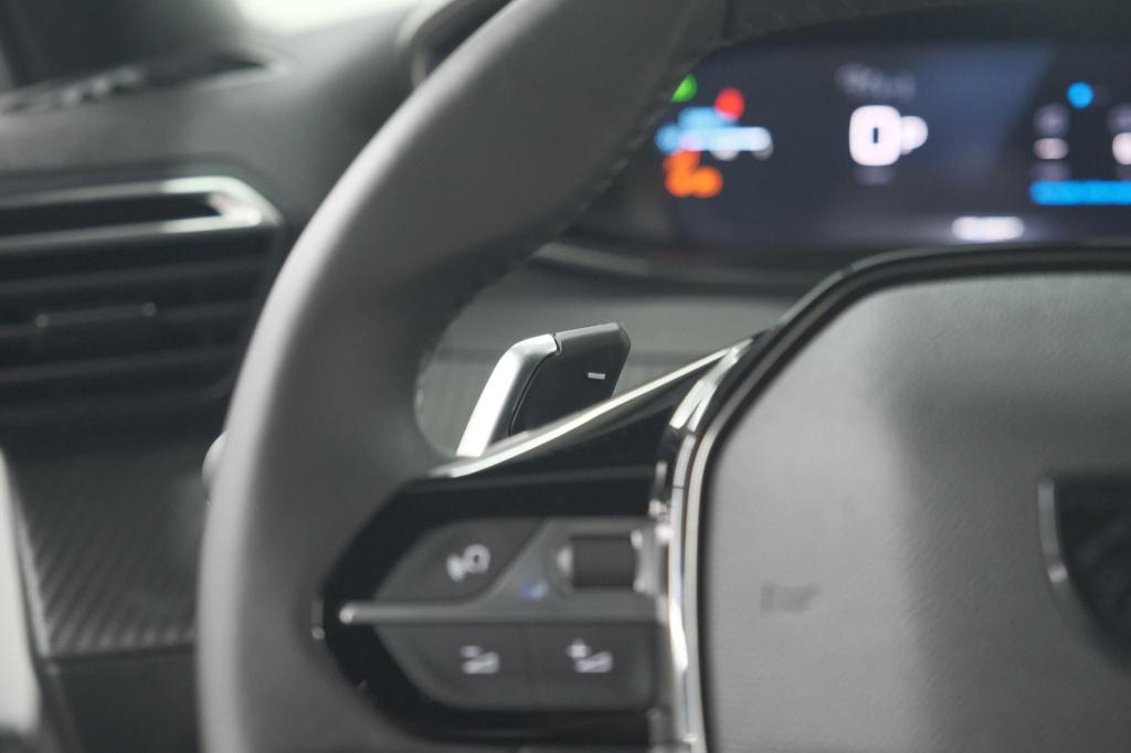 Peugeot 2008 hybrid 136 e-dcs6 allure | 360 camera | dodehoekdetectie | nav