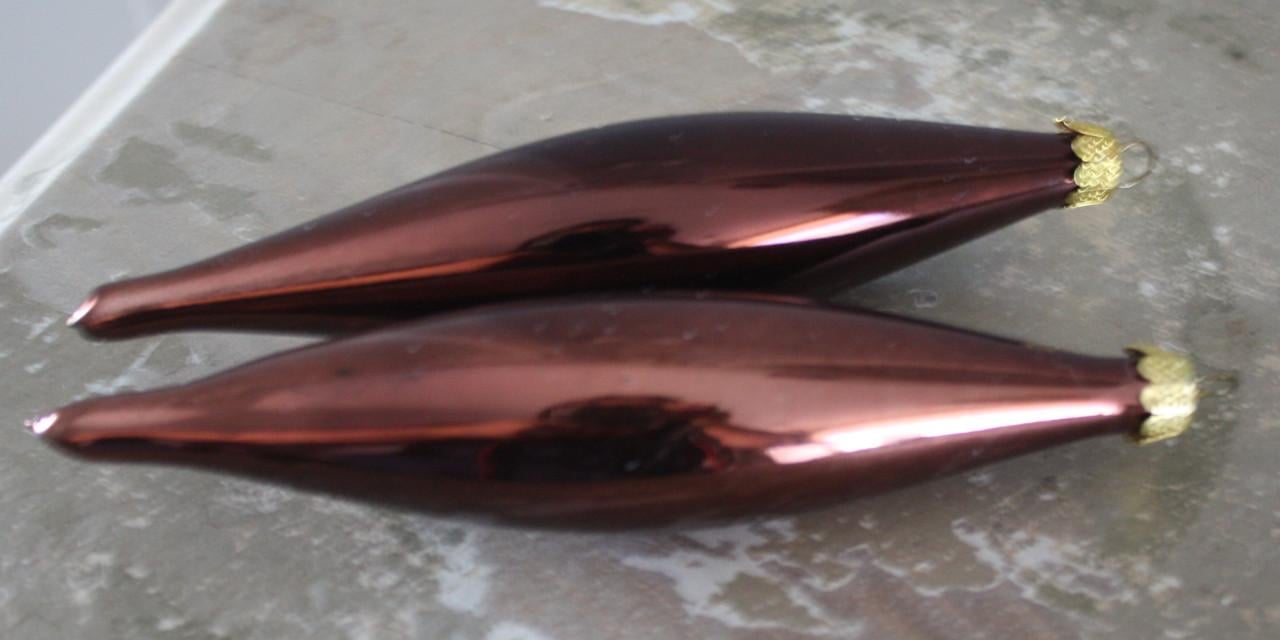 2bruine glazen pegels