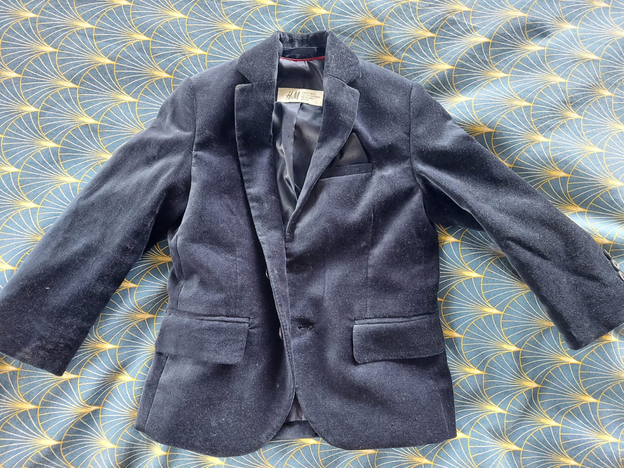 Mooie z.g.a.n. donkerblauwe fluwelen colbert (maat 98) €3,-