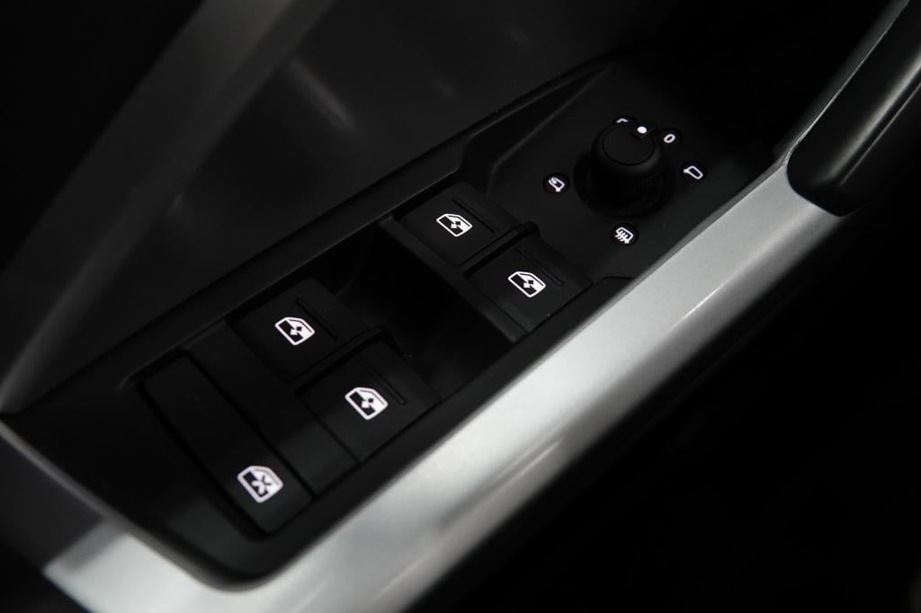 Audi Q3 35 tfsi pro line | keyless | led | camera |