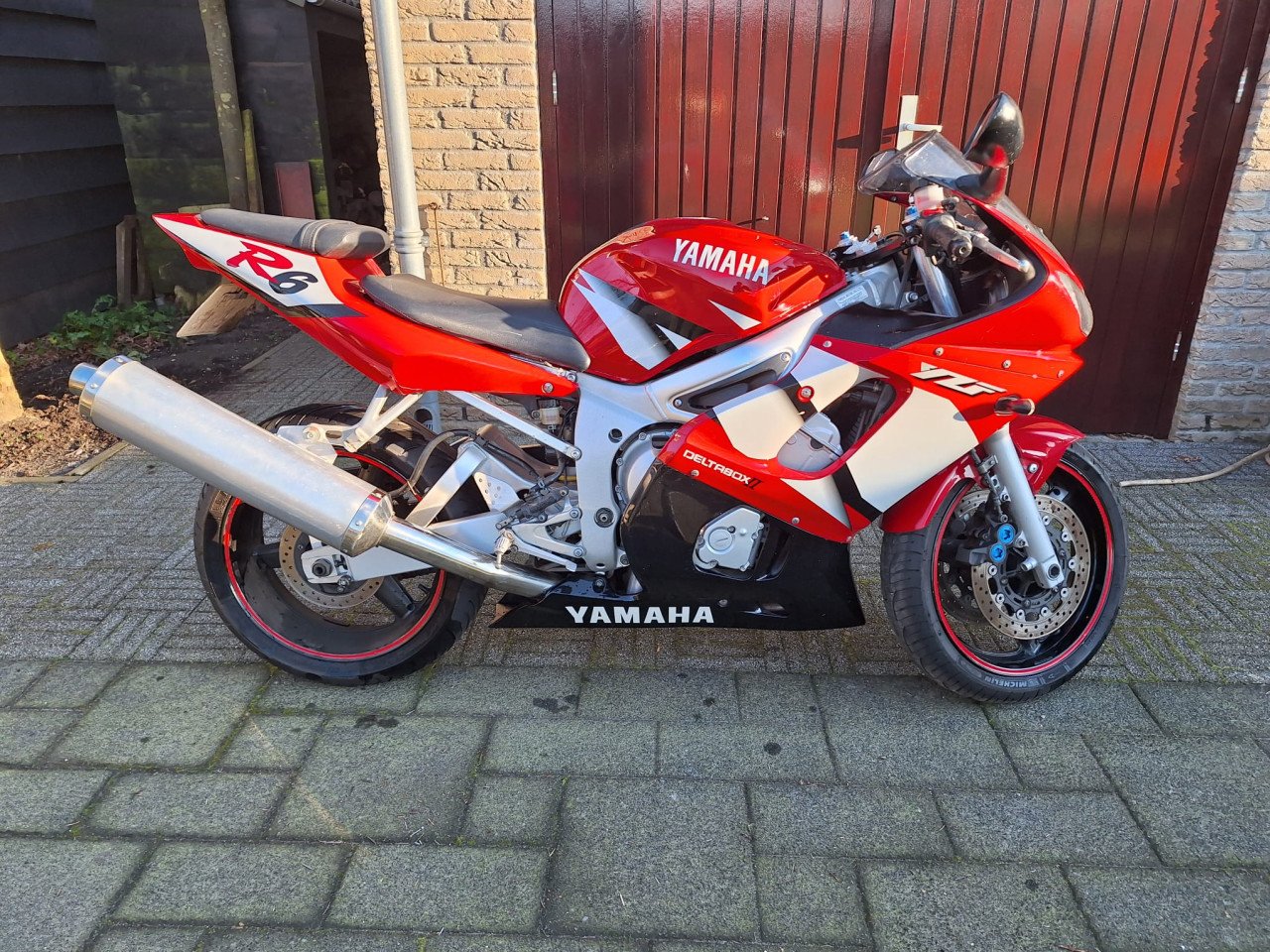 Yamaha R6