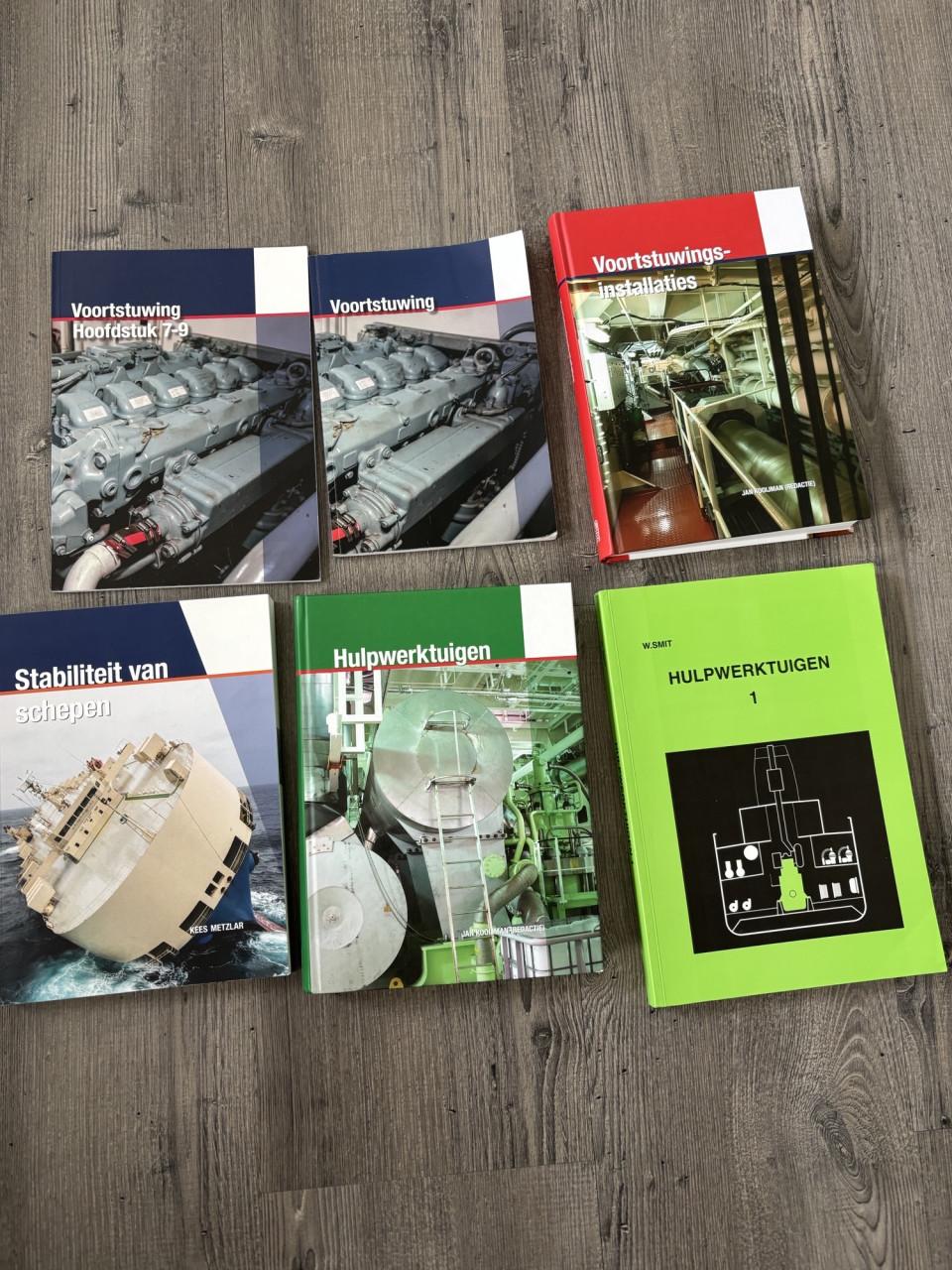 Boeken maritiem officier alle schepen nautisch en technisch