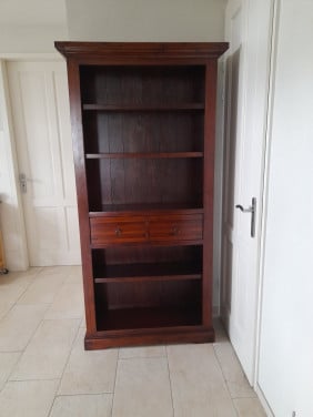 Mooie stevige Boekenkast 100 x 34,5 x 200H ( in goede nette staat )