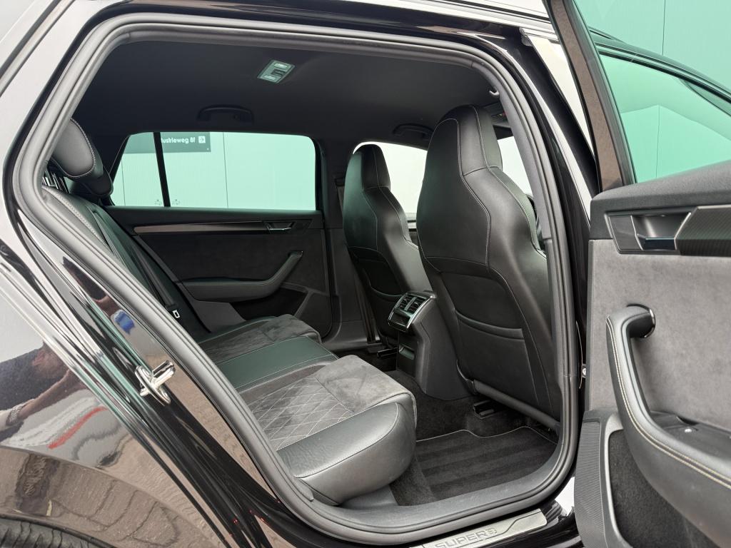 Skoda Superb combi 1.4 tsi iv 218pk sportline business