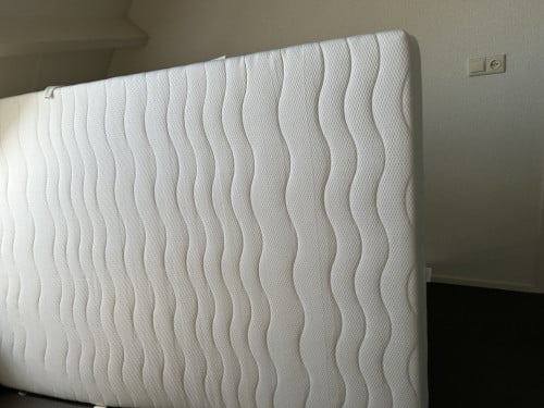 Gratis af te halen zo goed als nieuwe Matras 140x200cm