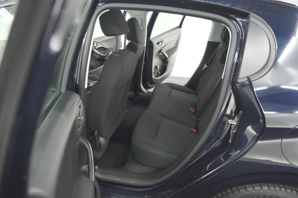 Peugeot 208 puretech 82 signature | allseason banden | navigatie | parkeers