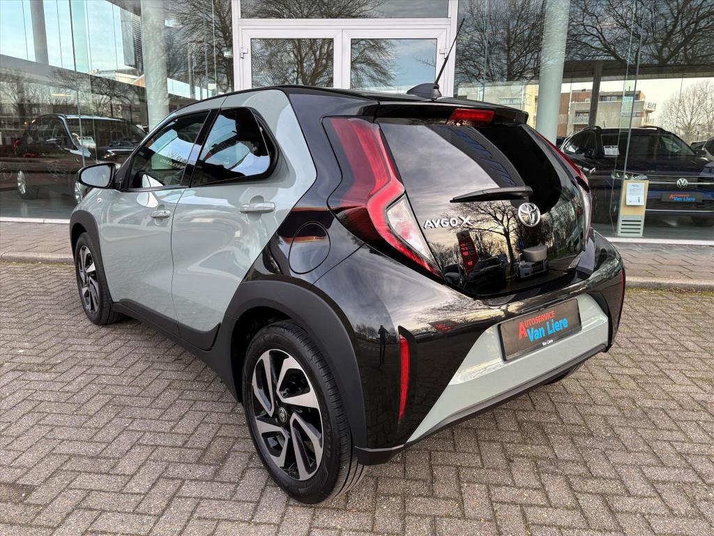 Toyota Aygo x 1.0 vvt-i mt 72pk pulse|bi tone stoelverwarming|carplay|camer