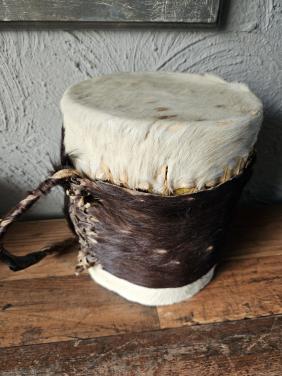 Handgemaakte Afrikaanse Trommel met Bont