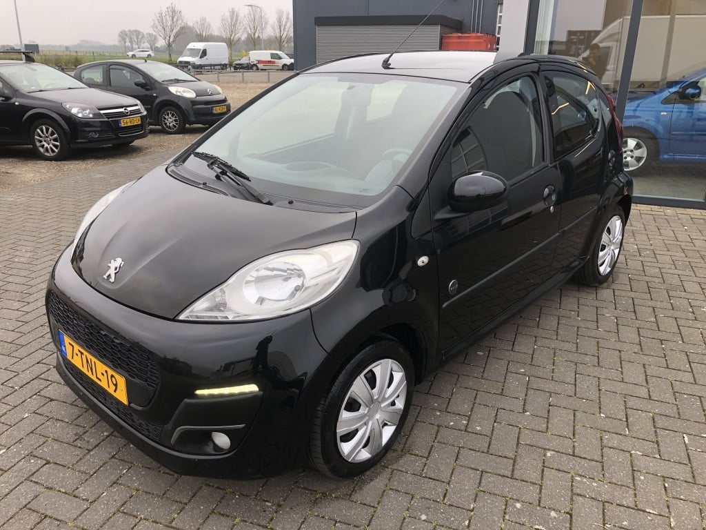 Peugeot 107 1.0 envy 1e eigenaar