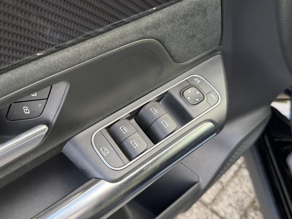 Mercedes-Benz Gla-klasse 250 e amg line | carplay | camera | rijklaar inclu