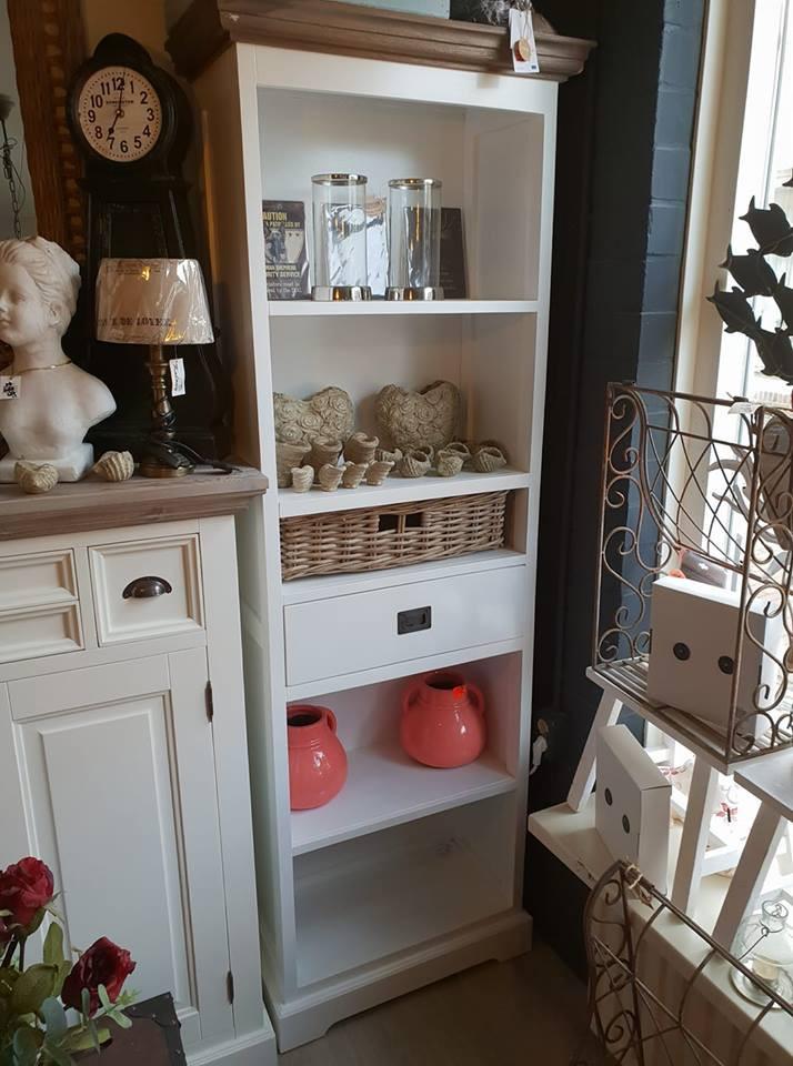 NACHTKASTJES, DRESSOIRS, BOEKENKASTEN, VAKKENKASTEN, KIJK BIJ 3Z FACTORY