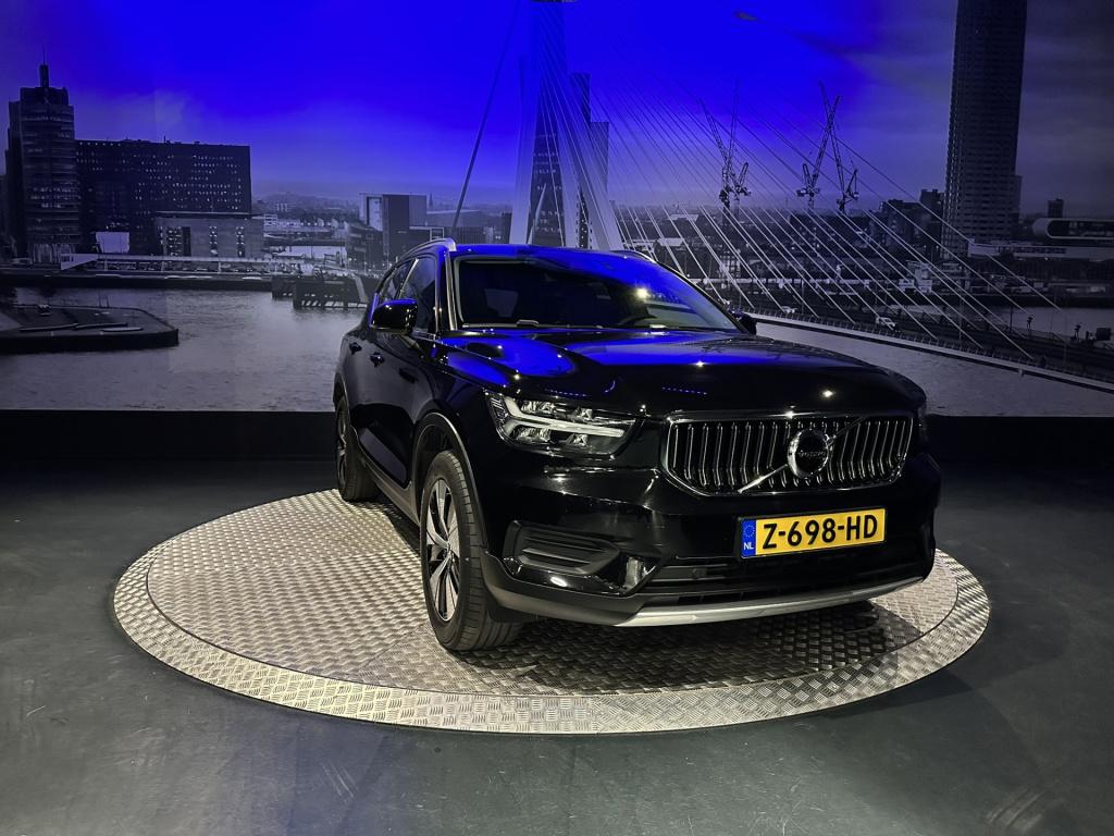 Volvo XC40 1.5 t4 recharge inscription expression *trekhaak*