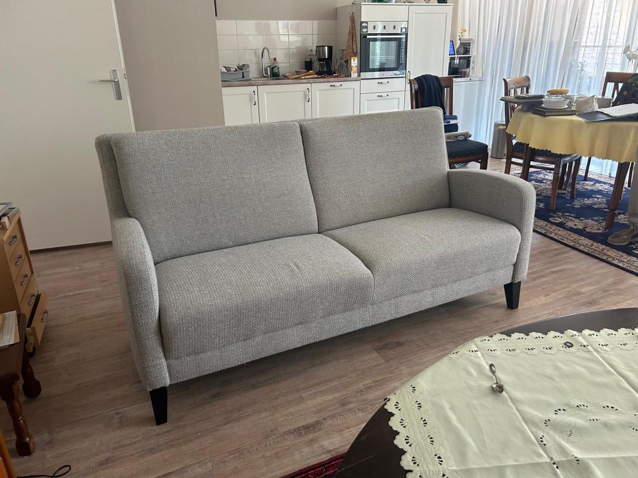 Mooie lichte bank te koop