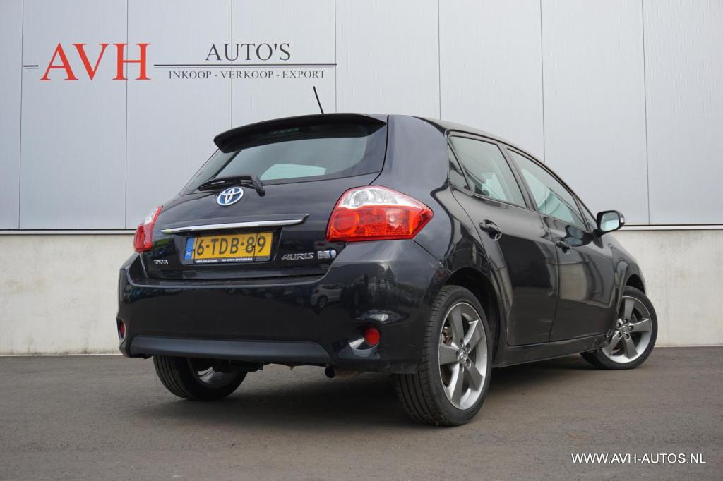 Toyota Auris 1.8 full hybrid dynamic business