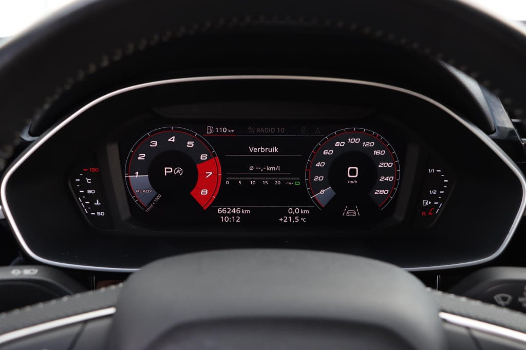 Audi Q3 35 tfsi s line s-tronic