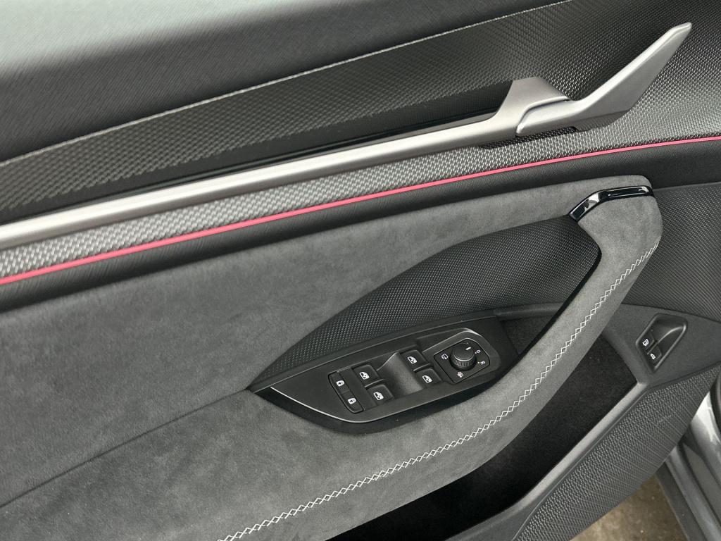 Skoda Kodiaq sportline business 1.5 tsi phev 150 kw / 204 pk su