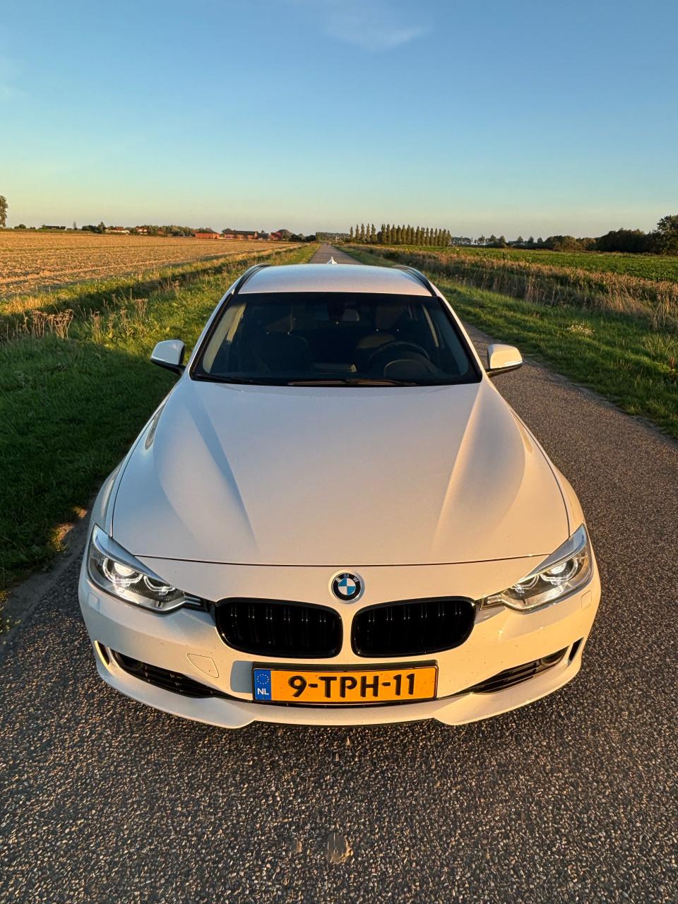 Nette bmw 320i (F31)